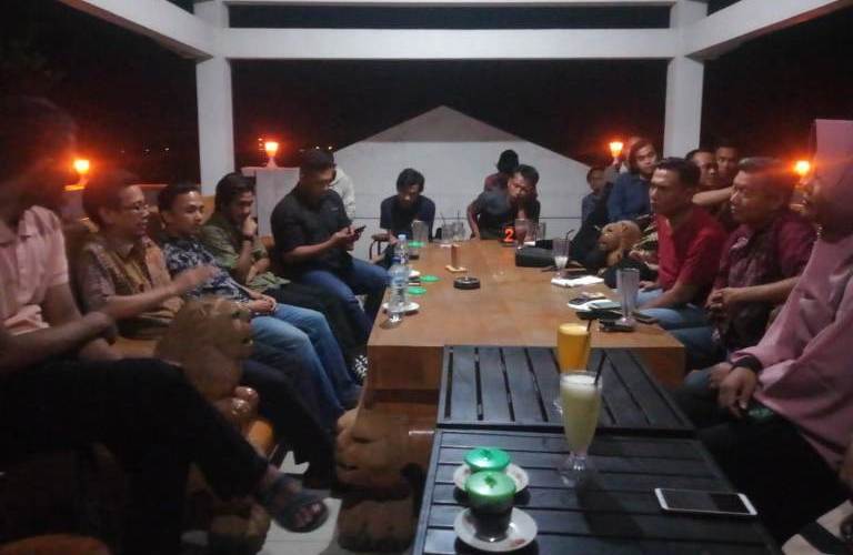 Foto : Suasana Diskusi Publik - MD KAHMI Lamongan dan HmI Lamongan bersama Luthfi Jayadi Kurniawan (10 Besar Capim KPK RI), Jum’at (11/10/2019) malem.