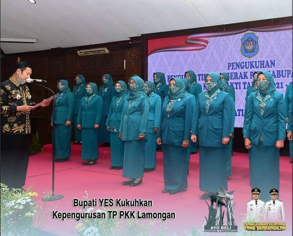 Foto : Bupati Lamongan, Yuhronur Efendi kukuhkan Kepengurusan TP PKK Kabupaten Lamongan, Jum’at (12/03/2021).