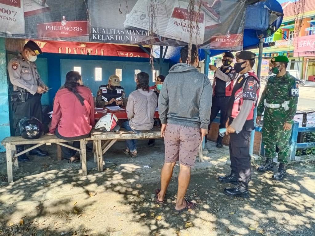Foto : Tim Gabungan gelar Opsgakplin Prokes Covid- 19 di Kabupaten Lamongan, Selasa (20/04/2021).