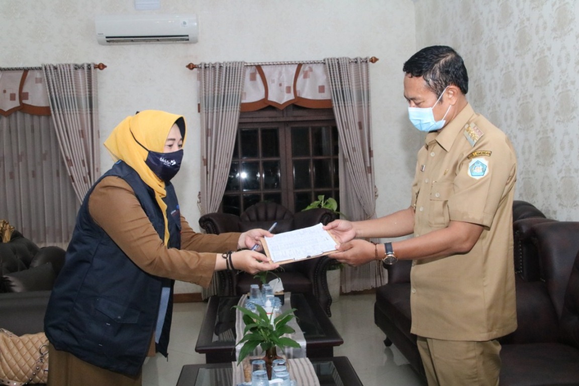 Foto : Bupati Lamongan, Yuhronur Efendi ikuti Pendataan keluarga tahun 2021 oleh BKKBN, Senin (05/04/2021).