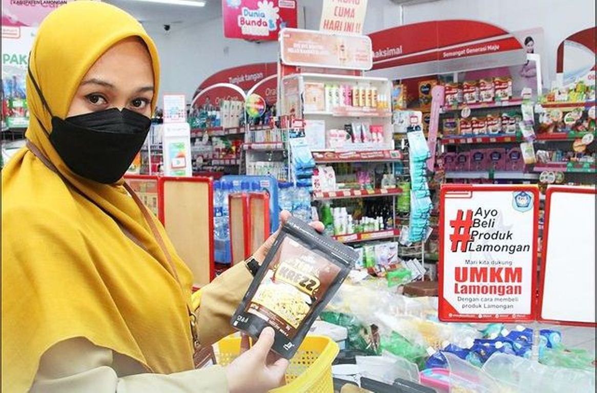 Foto : Produk UMKM Lamongan Ada di Indomaret dan Alfamart, Senin (05/04/2021).